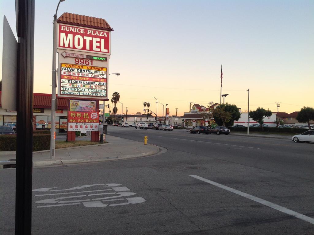 Eunice Plaza Motel Эль-Монте Экстерьер фото